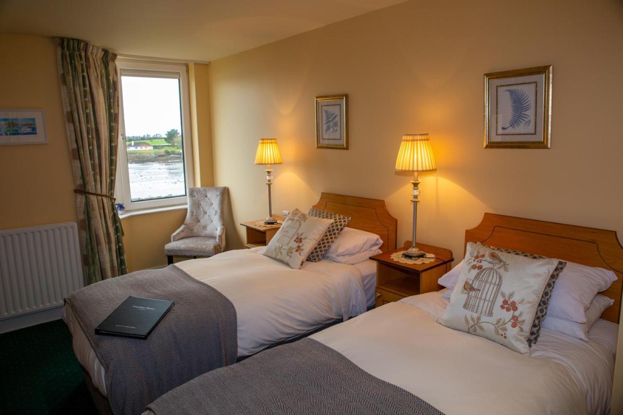 Coastline House Bed & Breakfast ดิงเกิล ภายนอก รูปภาพ
