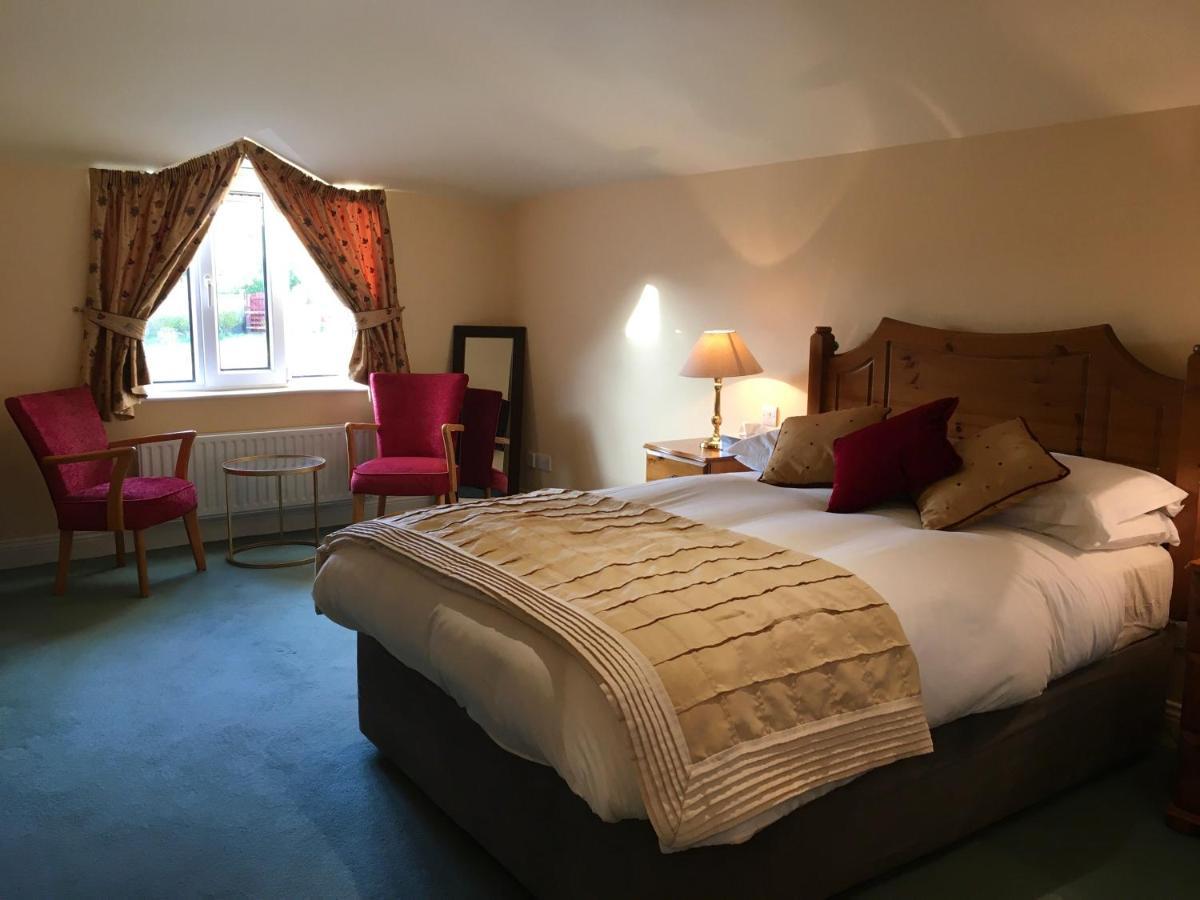 Coastline House Bed & Breakfast ดิงเกิล ภายนอก รูปภาพ
